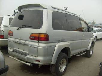 1995 Mitsubishi Delica Pictures