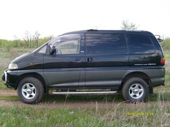 1995 Mitsubishi Delica Photos