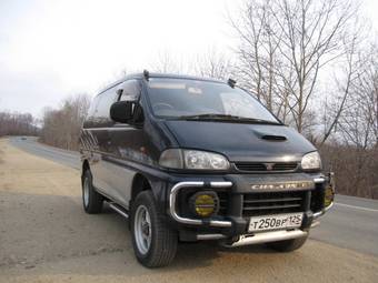 1995 Mitsubishi Delica Pictures