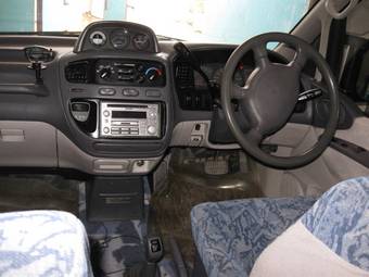 1995 Mitsubishi Delica Pictures