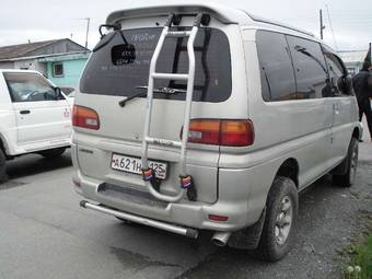 1995 Mitsubishi Delica Photos