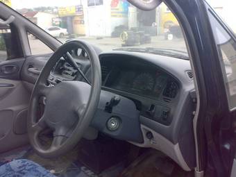1995 Mitsubishi Delica Photos