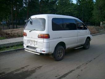 1995 Mitsubishi Delica Photos