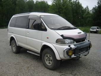 1995 Mitsubishi Delica Pictures