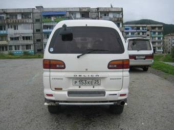 1995 Mitsubishi Delica Photos