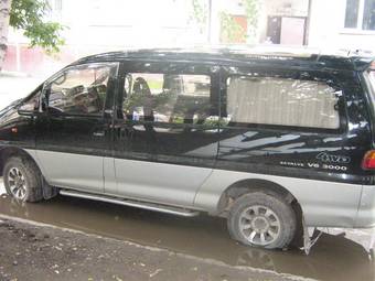 1995 Mitsubishi Delica Pictures