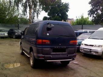 1995 Mitsubishi Delica Photos