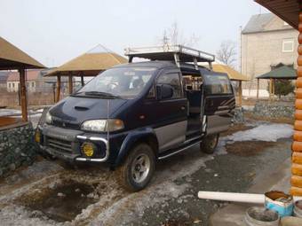 1995 Mitsubishi Delica Pictures