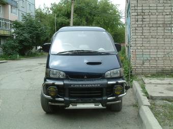 1995 Mitsubishi Delica Photos