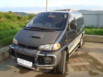 1995 Mitsubishi Delica Photos