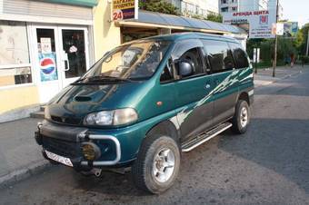 1995 Mitsubishi Delica Pictures