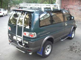 1995 Mitsubishi Delica Pictures