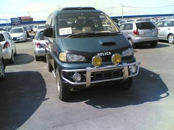 1995 Mitsubishi Delica Photos