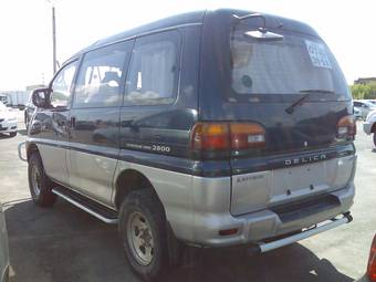 1995 Mitsubishi Delica Photos