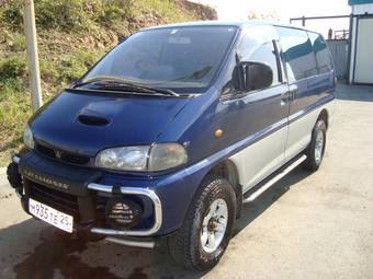 1995 Mitsubishi Delica Photos