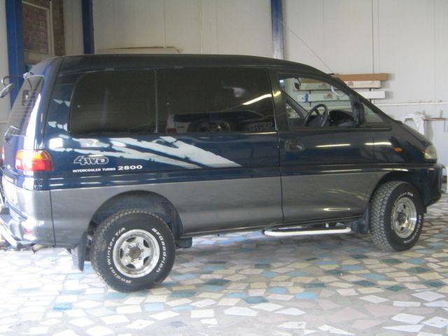 1996 Mitsubishi Delica