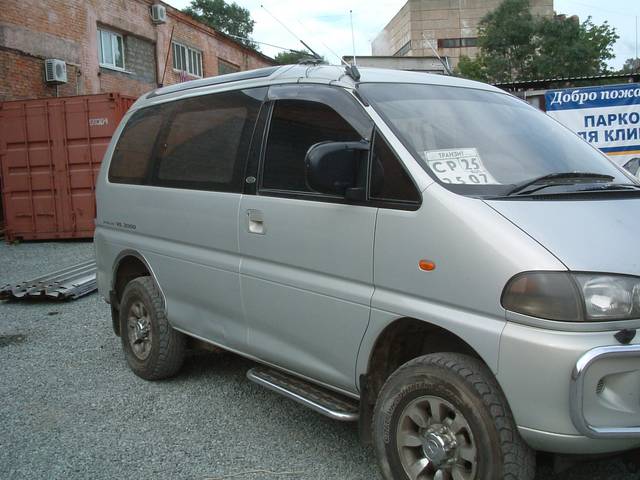 1996 Mitsubishi Delica