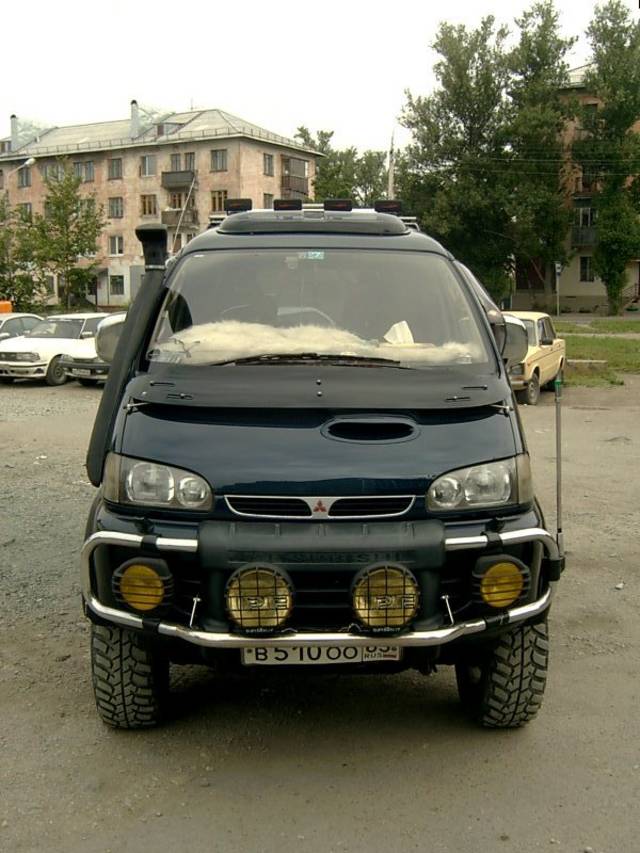 1996 Mitsubishi Delica