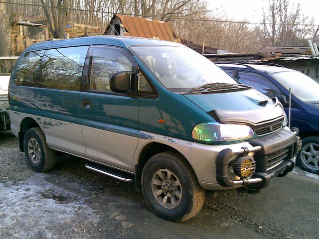 1996 Mitsubishi Delica