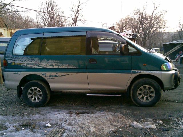 1996 Mitsubishi Delica