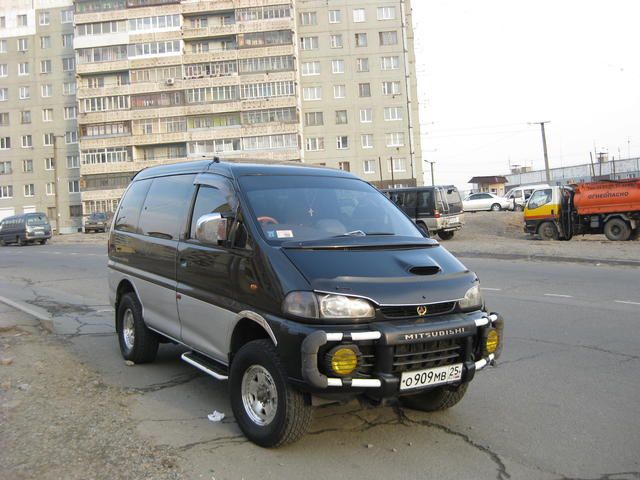 1996 Mitsubishi Delica