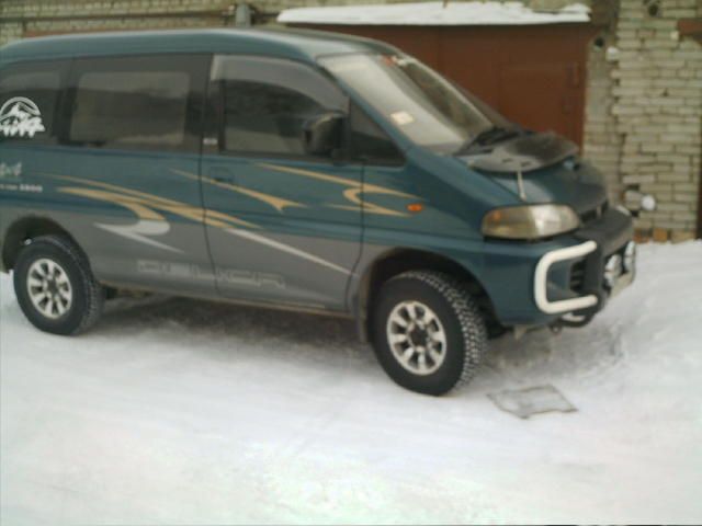1996 Mitsubishi Delica