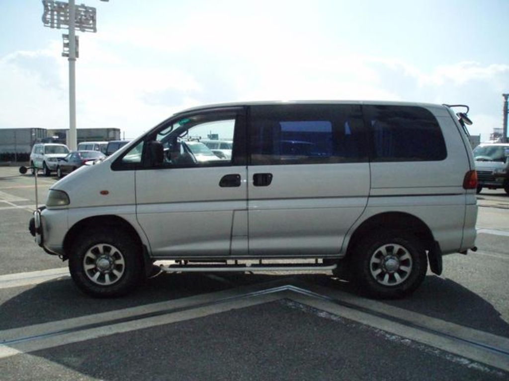 1996 Mitsubishi Delica