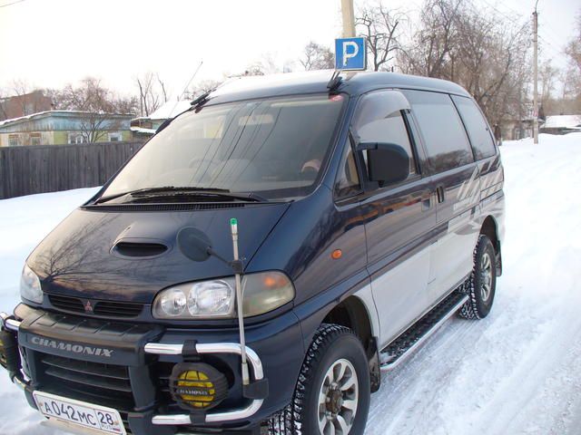 1996 Mitsubishi Delica