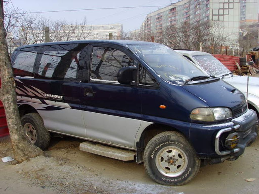 1996 Mitsubishi Delica
