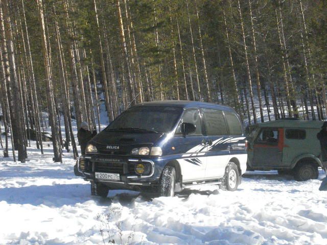 1996 Mitsubishi Delica