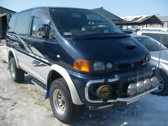 1996 Mitsubishi Delica Pictures