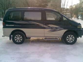 1996 Mitsubishi Delica Pictures