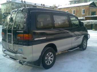 1996 Mitsubishi Delica Pictures