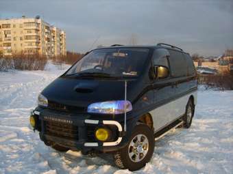 1996 Mitsubishi Delica Pictures