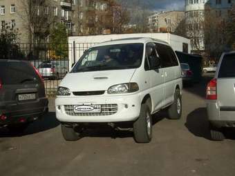 1996 Mitsubishi Delica Pictures