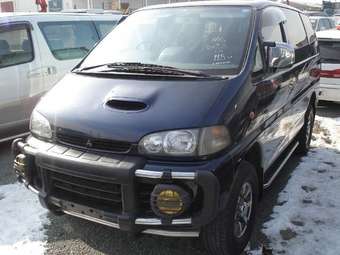 1996 Mitsubishi Delica Photos