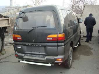 1996 Mitsubishi Delica Photos