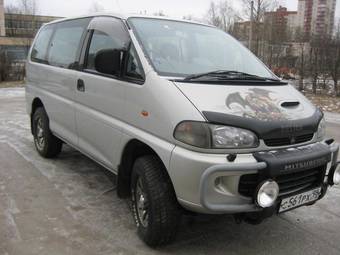 1996 Mitsubishi Delica Pictures