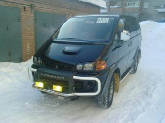 1996 Mitsubishi Delica Photos