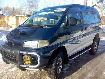 1996 Mitsubishi Delica Photos