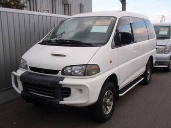 1996 Mitsubishi Delica Photos