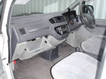 1996 Mitsubishi Delica Pictures