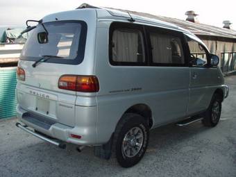 1996 Mitsubishi Delica Pictures