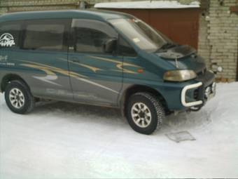 1996 Mitsubishi Delica Photos