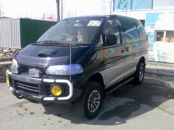 1996 Mitsubishi Delica Pictures