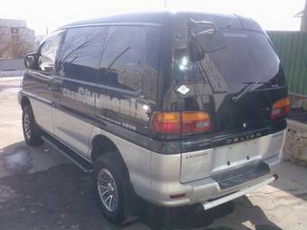 1996 Mitsubishi Delica Pictures