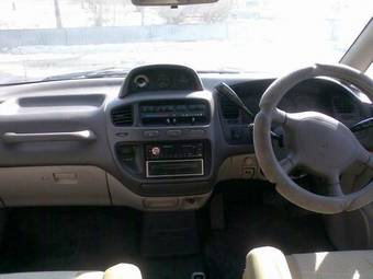 1996 Mitsubishi Delica Pictures
