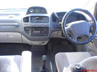1996 Mitsubishi Delica Photos
