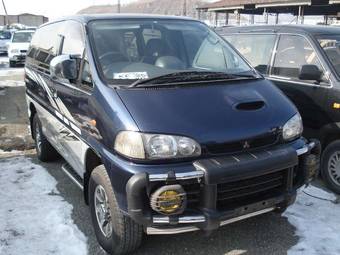 1996 Mitsubishi Delica Pictures