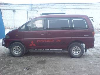 1996 Mitsubishi Delica Pictures